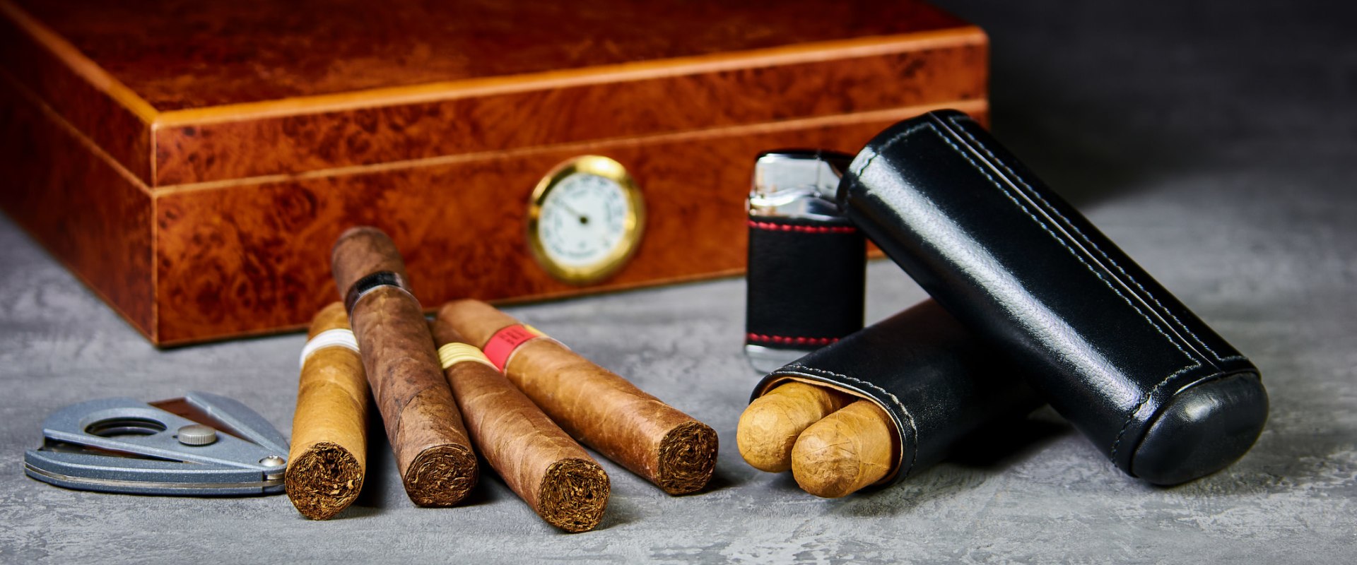 How to Keep Cigars Fresh Without a Humidor